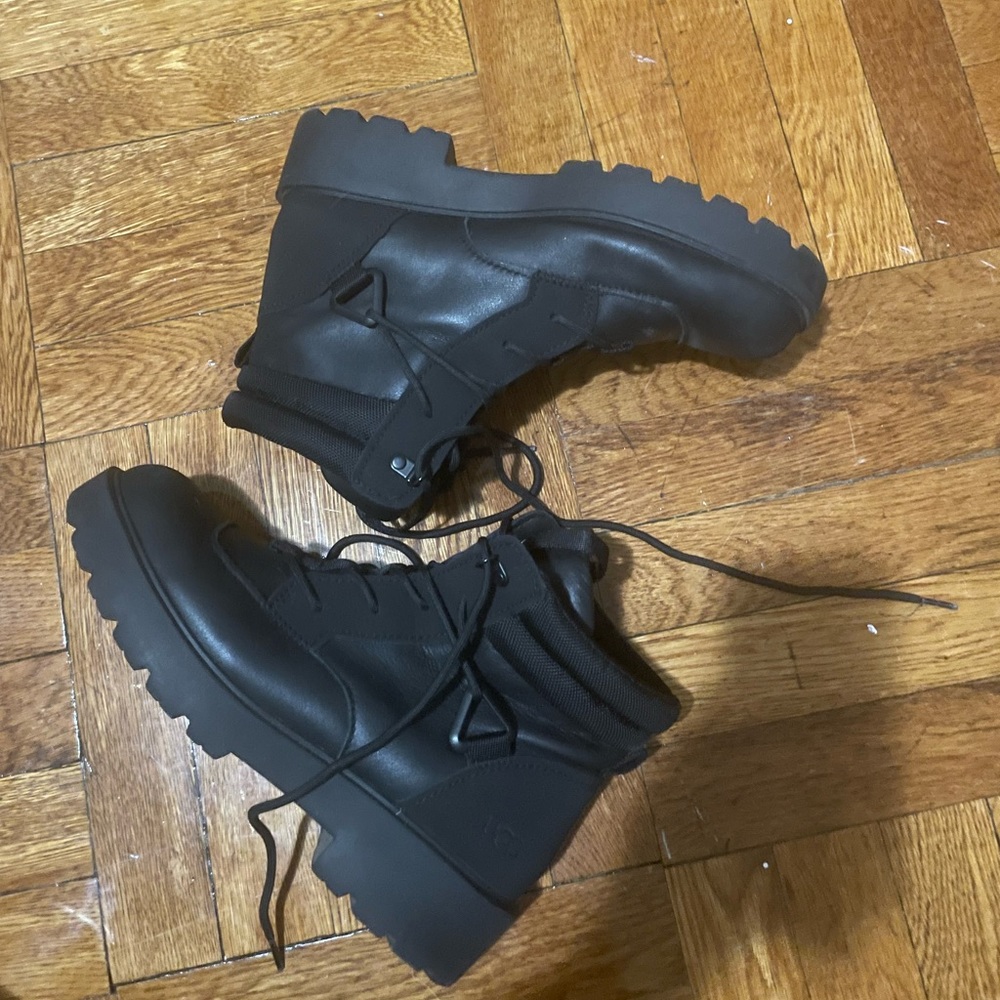 Ugg Women Hiker boots